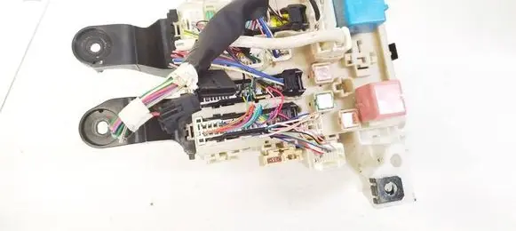 Toyota Avensis T270 Fuse box set 8273005170C 154210J25