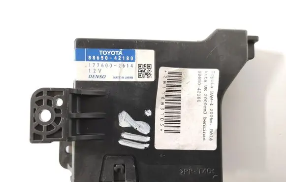 Toyota RAV 4 (XA30) Air conditioning/heating control unit 88650-42180