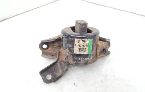 Hyundai i30 Engine mount bracket 21830A5200