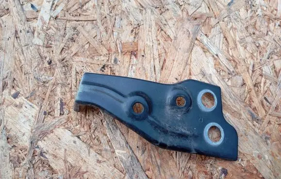 Hyundai i30 Front splash guards bracket 