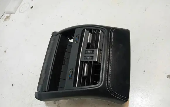 BMW 6 F06 Gran coupe Rear air vent grill 9248472 76147 38933611