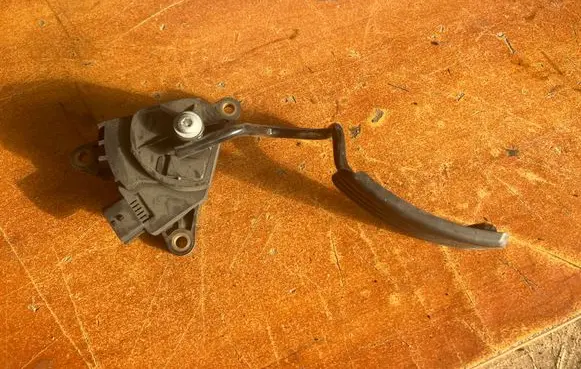 Renault Modus Accelerator throttle pedal 8200139323