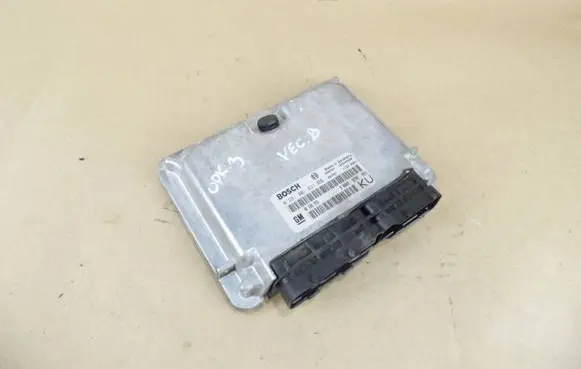 Opel Vectra B Engine control unit/module 0281001631 28SA3690 90508976