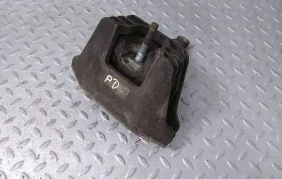 KIA Ceed Engine mount bracket 21812J7100 21810J7100