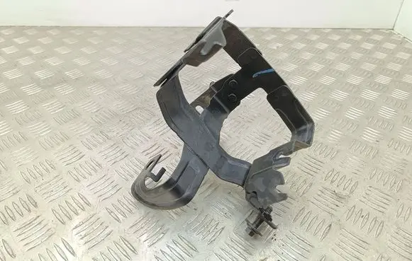 Volvo XC60 Power steering pump mounting bracket 31280634
