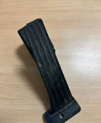 BMW 1 E81 E87 Accelerator throttle pedal 74766500