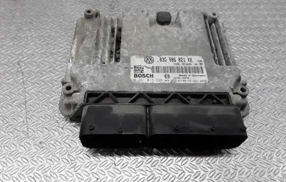 Volkswagen Golf V Engine control unit/module 03G906021KK 0281013228