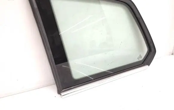 Volkswagen Golf VII Rear side window 5G9845297