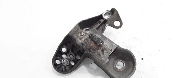 Volkswagen PASSAT B5.5 Engine mounting bracket 8E0199351F