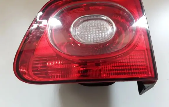 Volkswagen Tiguan Tailgate rear/tail lights 5N0945094C