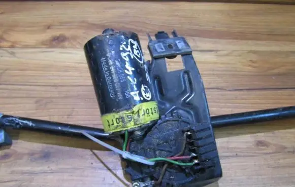 Audi 100 S4 C4 Wiper motor 0390241330 cep