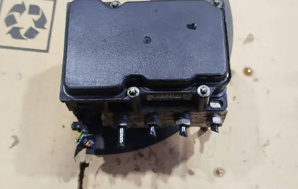 Nissan Note (E11) ABS Pump 0265231732 0265800518