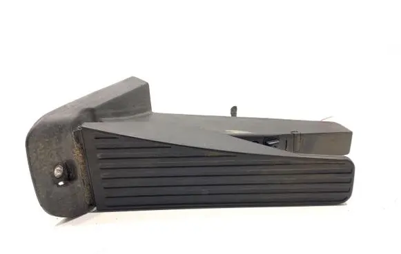 Volvo XC60 Accelerator throttle pedal 32212451