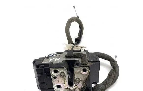 Nissan Qashqai Front door lock