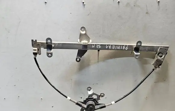 Nissan Primera Rear door manual window regulator 19199