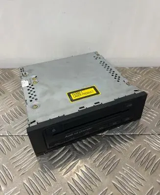 Audi A4 S4 B7 8E 8H CD/DVD changer 8E0035111 CXCA1090L Z5ZZD7146276