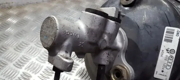 Audi A6 S6 C5 4B Master brake cylinder