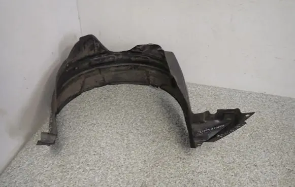 Toyota Yaris Front arch 