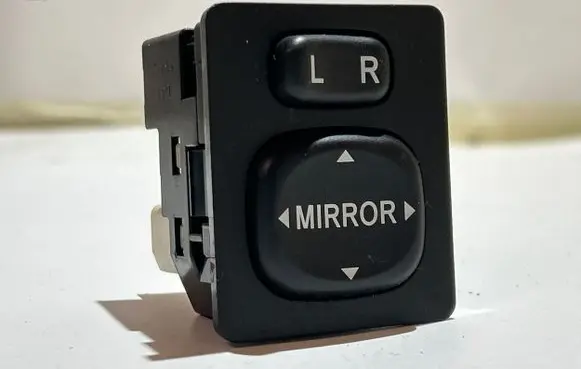 Toyota Corolla Verso AR10 Wing mirror switch 769746B 183574