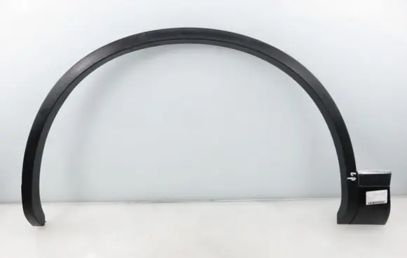 Volkswagen Touareg I Front arch trim 7P6853717