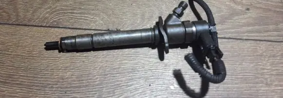 Volvo S60 Fuel injector 0445110078