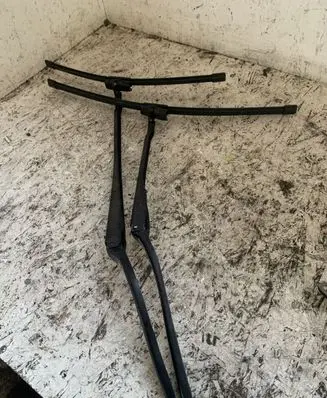 BMW 3 E90 E91 Windshield/front glass wiper blade 