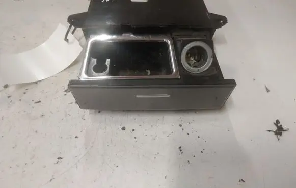 Ashtray (front)