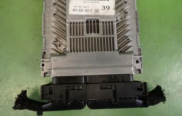Audi A6 S6 C4 4A Engine control unit/module ECU