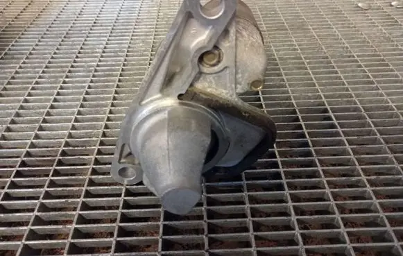 Nissan Qashqai+2 Starter motor 23300EN200 MR20