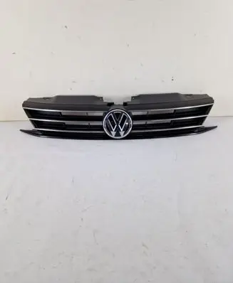 Volkswagen Jetta VI Front grill 5C6853655K