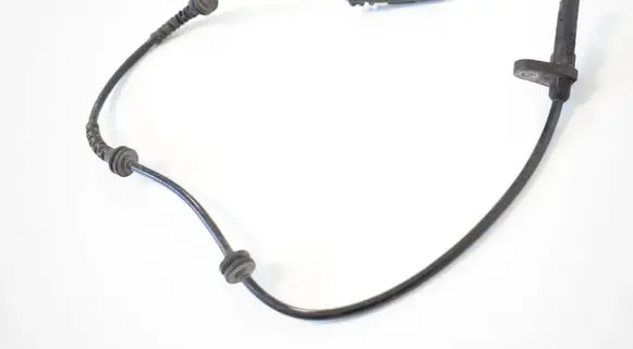 Mercedes-Benz C W204 ABS rear brake sensor 0265008232 6784901