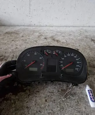 Volkswagen Golf IV Speedometer (instrument cluster)