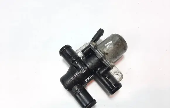 Volkswagen Golf VII Coolant heater control valve 5Q0906457C
