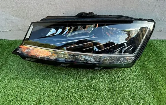 Skoda Fabia Mk3 (NJ) Headlight/headlamp 6V1941015F