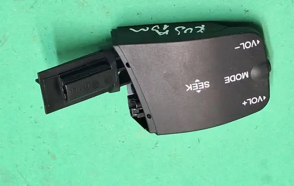 Ford Kuga I Multifunctional control switch/knob 758710