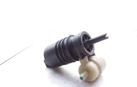 Opel Vectra B Windscreen/windshield washer pump 