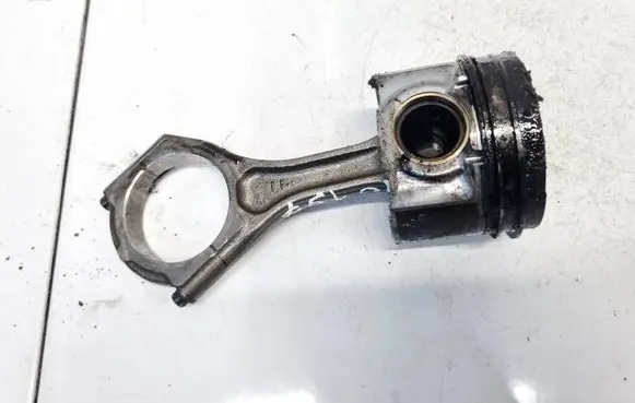 Subaru Legacy Piston with connecting rod 