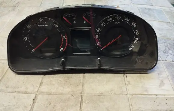 Skoda Superb B5 (3U) Speedometer (instrument cluster) 3U0920841A
