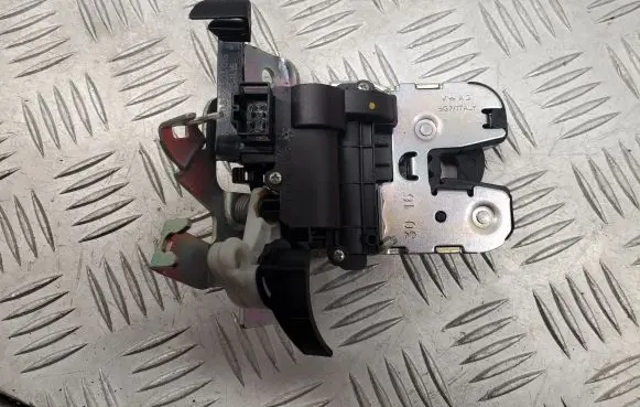 Audi A5 Tailgate/trunk/boot lock/catch/latch 8W0827503
