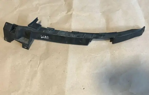 Headlight/headlamp mounting bracket