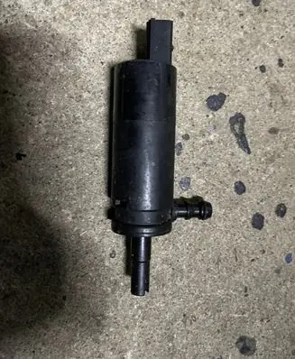 BMW 5 E60 E61 Headlight washer pump 6973097