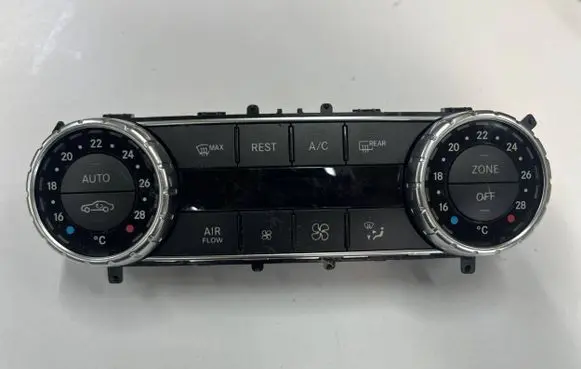 Mercedes-Benz C W204 Climate control unit A2049003903 Q3HW3810 SW261000
