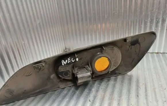 Iveco Daily 30.8 - 9 Front indicator light 500322577 0218800