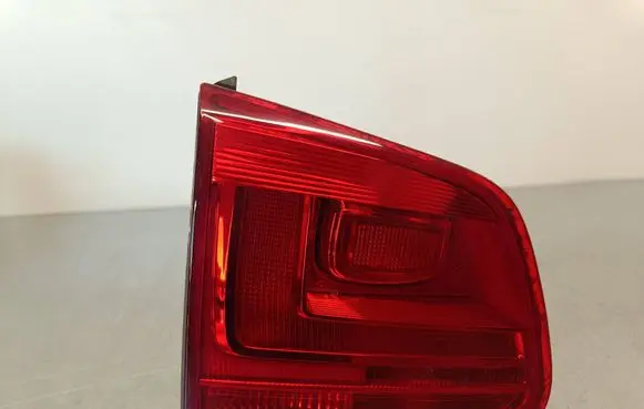 Volkswagen Tiguan Tailgate rear/tail lights 5N0945309 A046341 3191