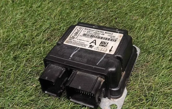 Ford Fusion II Airbag control unit/module ES7T14B321AB 0285013141