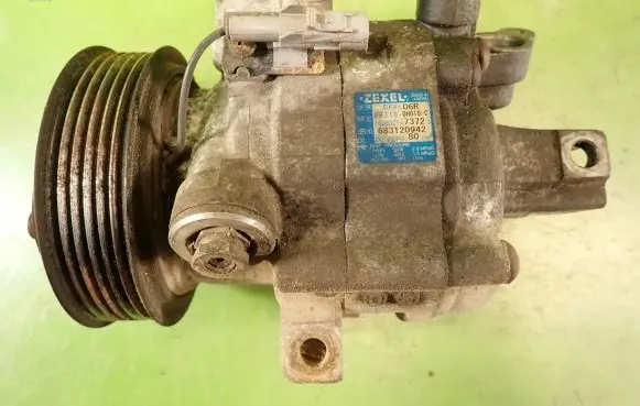 Peugeot 107 Air conditioning (A/C) compressor (pump) 88310-0H010-C