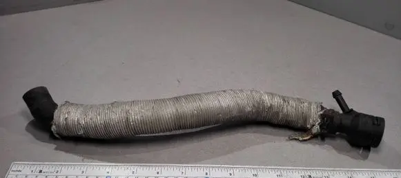 Volkswagen PASSAT B6 Engine coolant pipe/hose