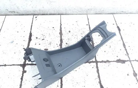Toyota Prius (XW30) Center console 5881047010