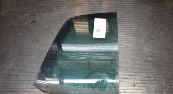 Volkswagen Golf Plus Rear side window