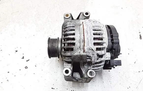 Volkswagen Scirocco Generator/alternator 06b903016ab